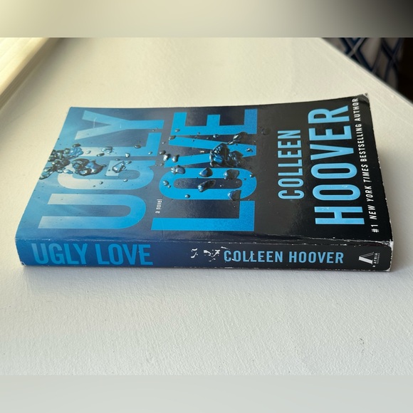 Ugly Love by Colleen Hoover - Picture 3 of 5